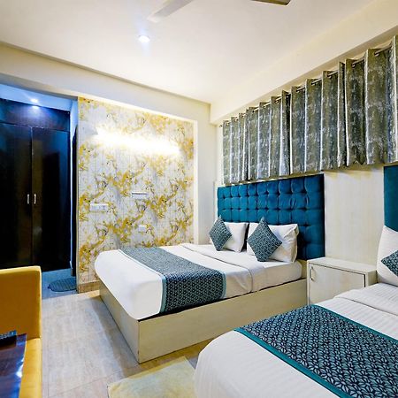 Hotel Skywood At Airport Neu-Delhi Exterior foto