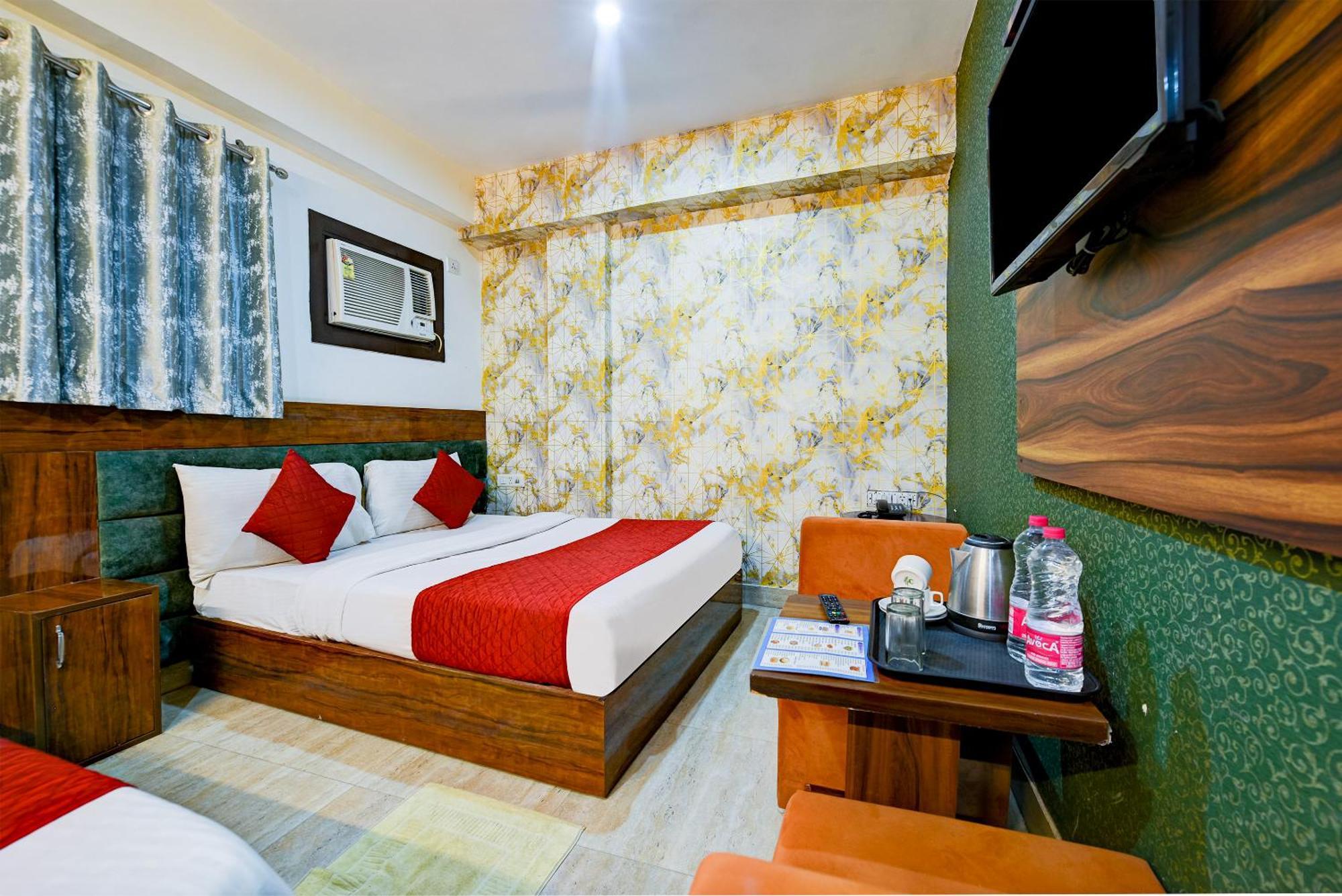 Hotel Skywood At Airport Neu-Delhi Exterior foto