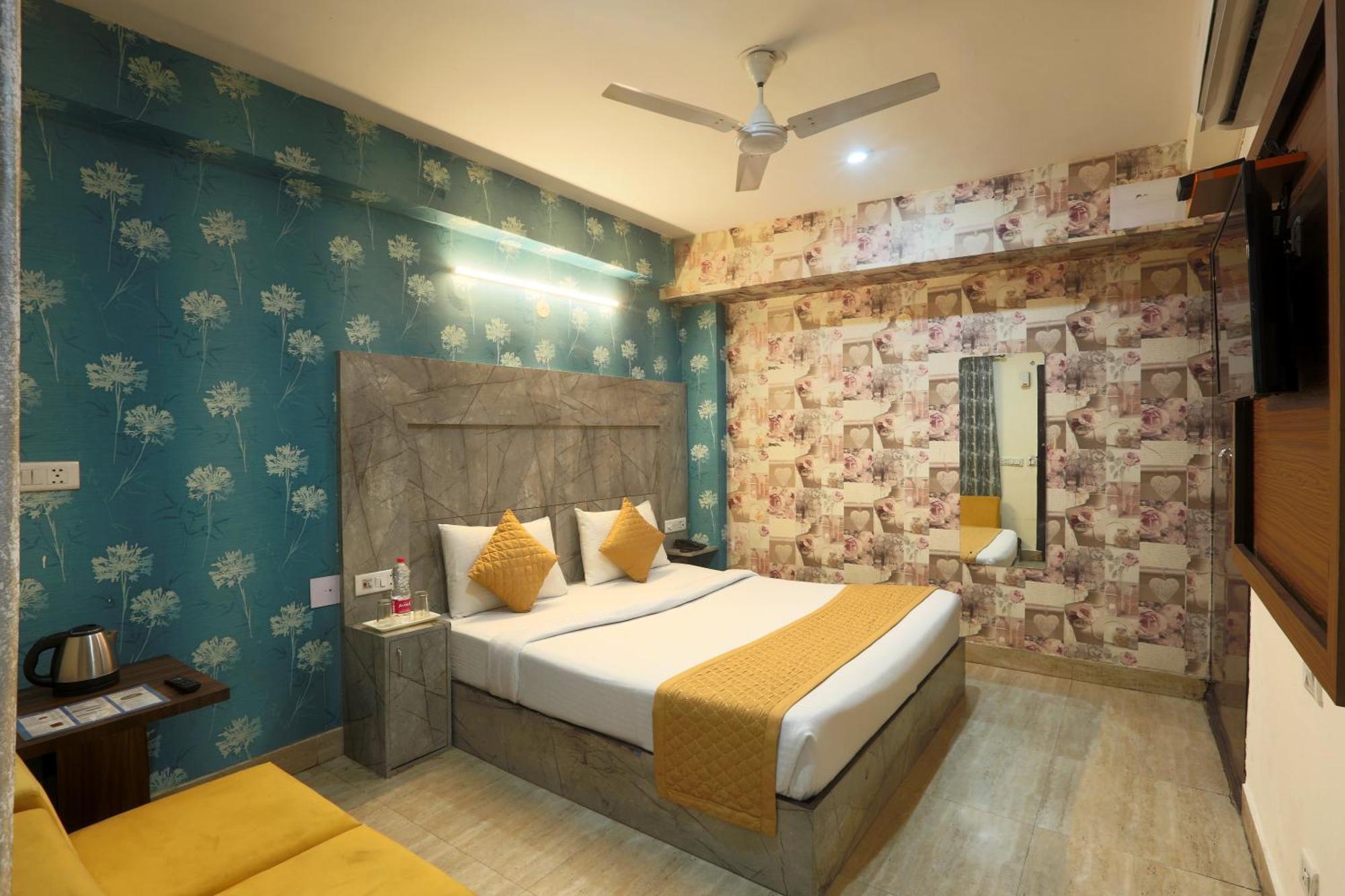 Hotel Skywood At Airport Neu-Delhi Exterior foto