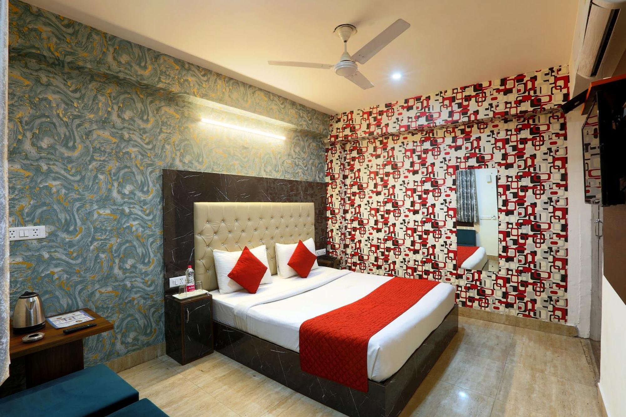 Hotel Skywood At Airport Neu-Delhi Exterior foto