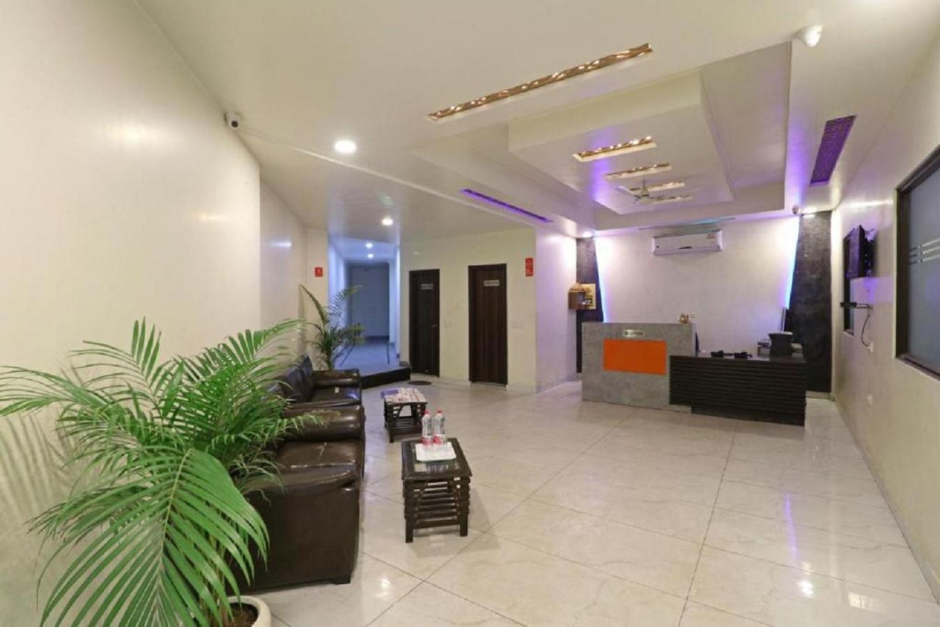 Hotel Skywood At Airport Neu-Delhi Exterior foto